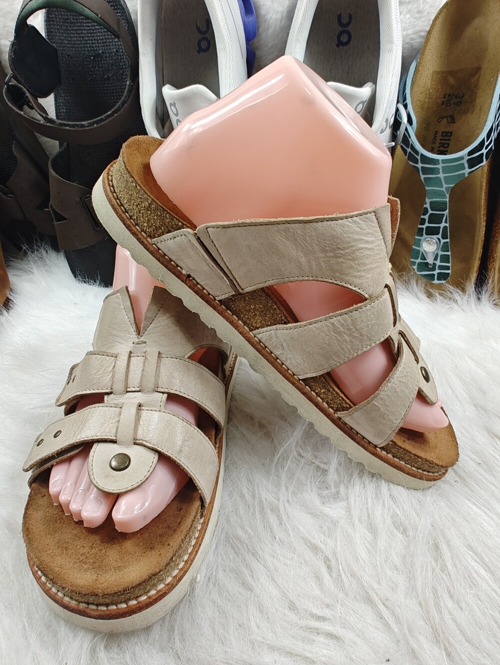 Taos Magnificent Tan Leather Thong Sandals Adjustable Footbed Women EU 40 US 9 - Picture 4 of 11